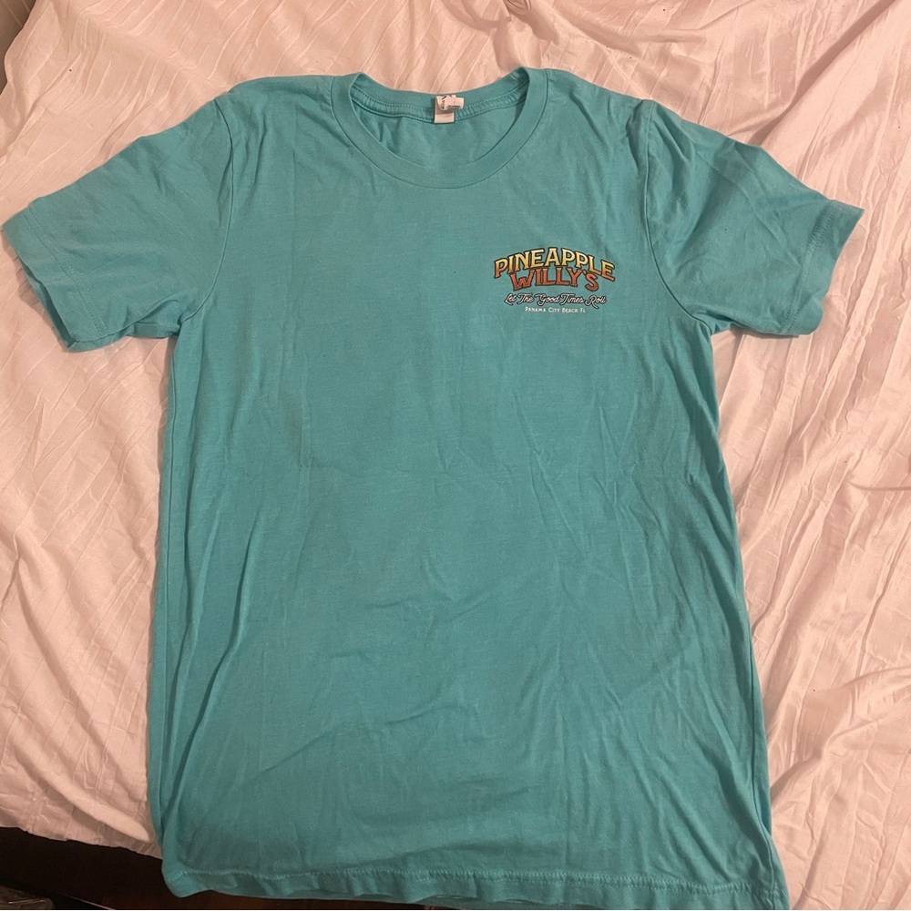 Pineapplee Willy’s t shirt